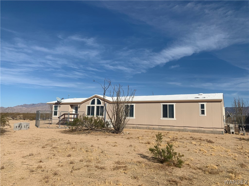 310 Chemehev Road Yucca, AZ 86438 - Photo 4 of 49