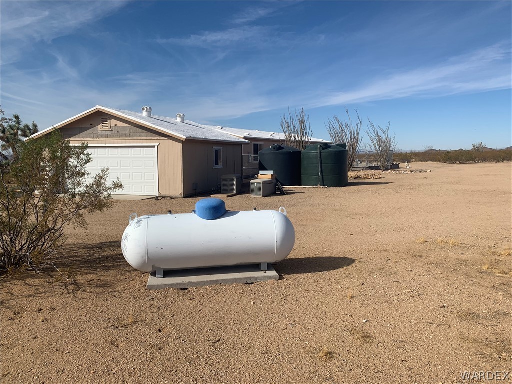 310 Chemehev Road Yucca, AZ 86438 - Photo 8 of 49
