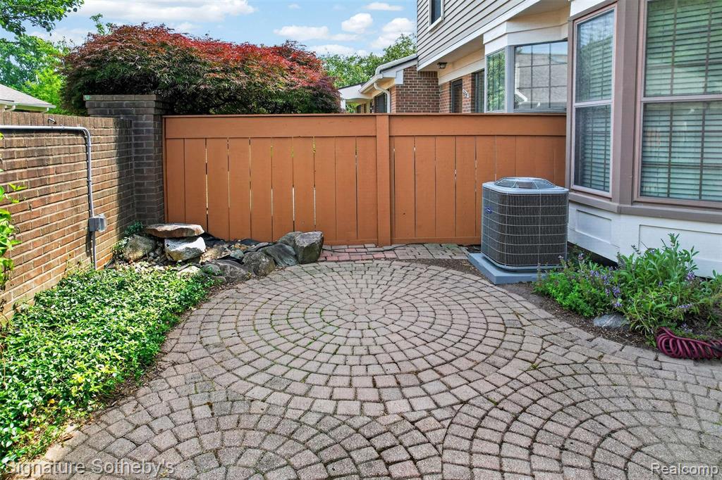 22050 Edgewater, Unit 371 Novi, MI 48375 - Photo 4 of 51