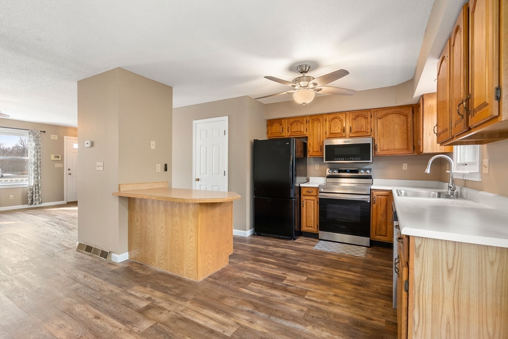 200 Lambert Terrace, Unit 46 Chicopee, MA 01020 - Photo 9 of 30