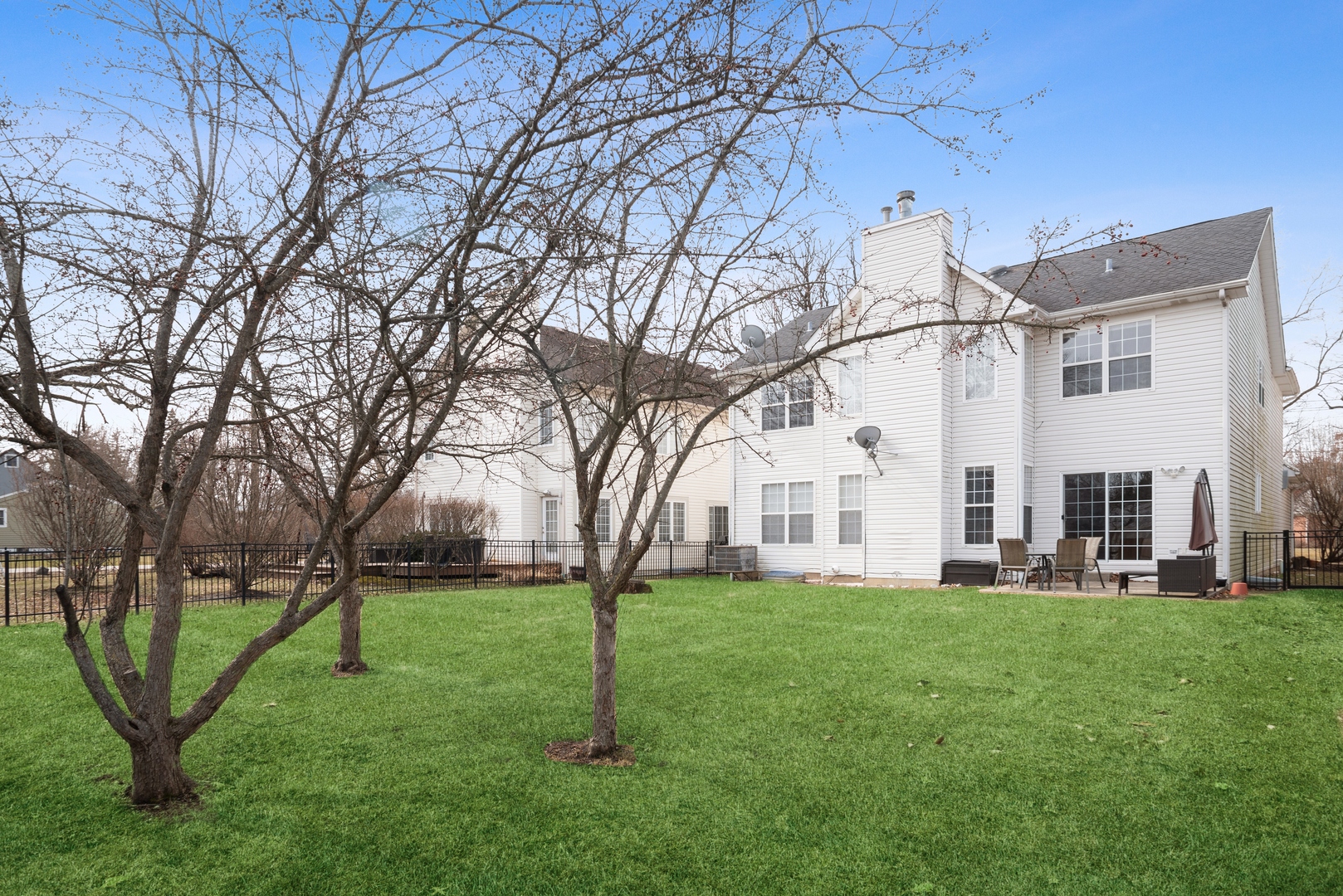 981 Ridge Road Highland Park, IL 60035 - Photo 15 of 15 a house view with garden space
