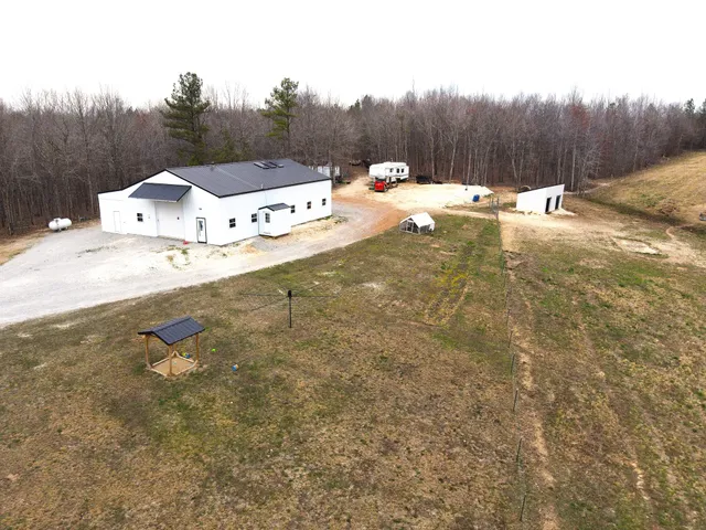 $330,000 | 5132 Sulphur Creek Road, Big Sandy, TN 38221