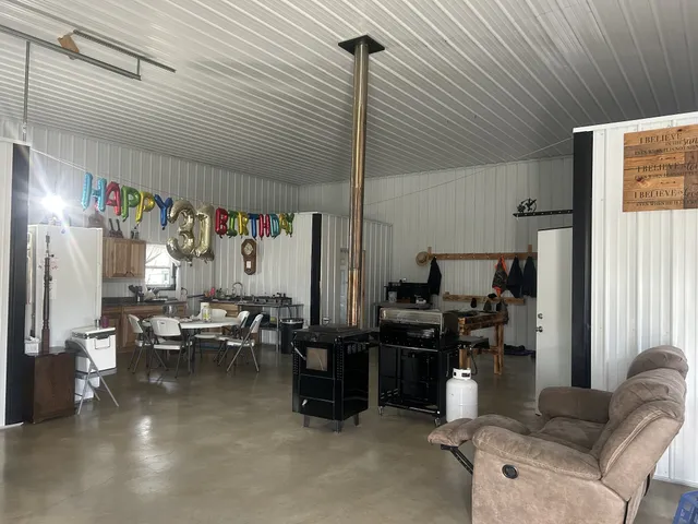 $330,000 | 5132 Sulphur Creek Road, Big Sandy, TN 38221