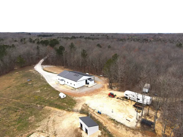 $330,000 | 5132 Sulphur Creek Road, Big Sandy, TN 38221