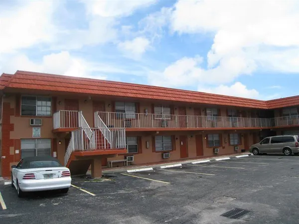 $1,250 | 771 Southwest 8th Street, Unit 111, Pompano Beach, FL 33060