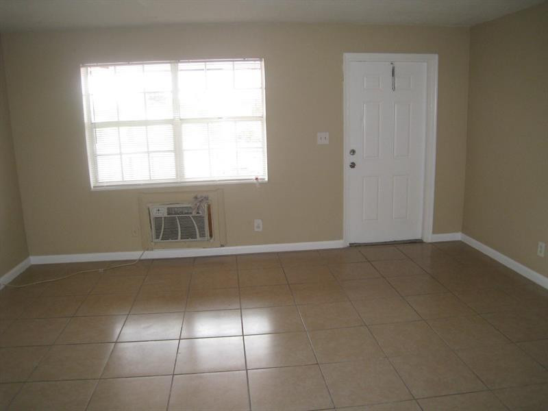 771 Southwest 8th Street, Unit 111 Pompano Beach, FL 33060 - Photo 8 of 13 Photo 8