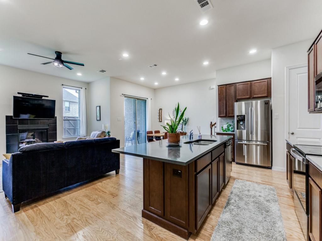 8254 Primrose Way Dallas, TX 75252 - Photo 4 of 17