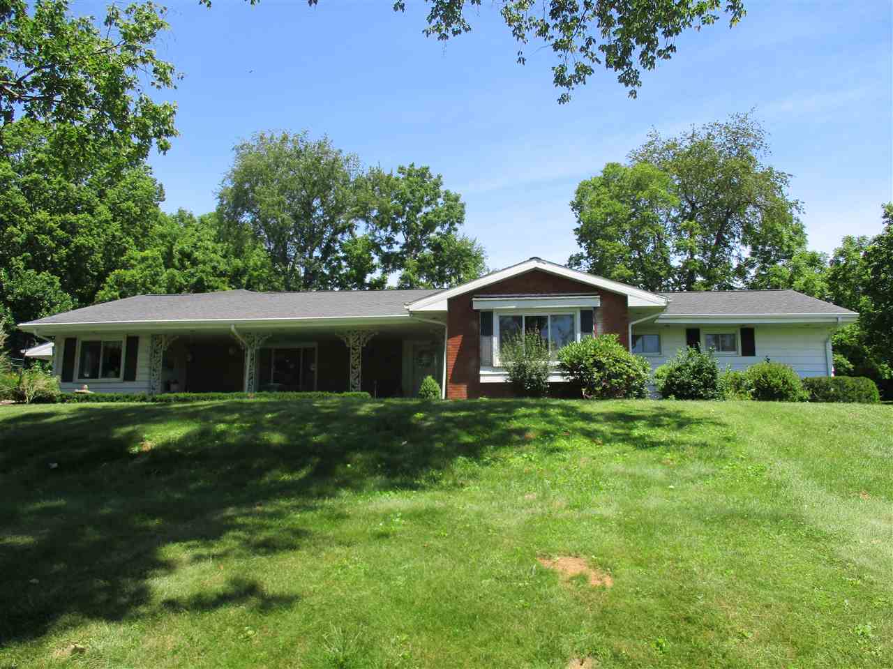 107 Mapleton Drive Bedford, IN 47421 - Photo 3 of 36 Gallery Image 3