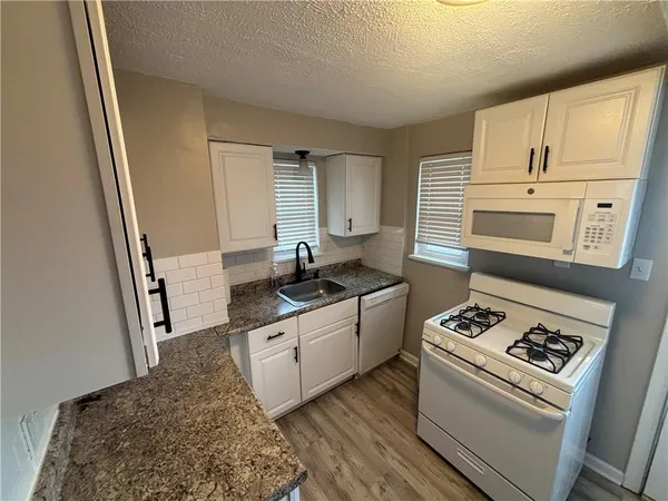 $1,800 | 1319 Woodbourne Avenue, Pittsburgh, PA 15226