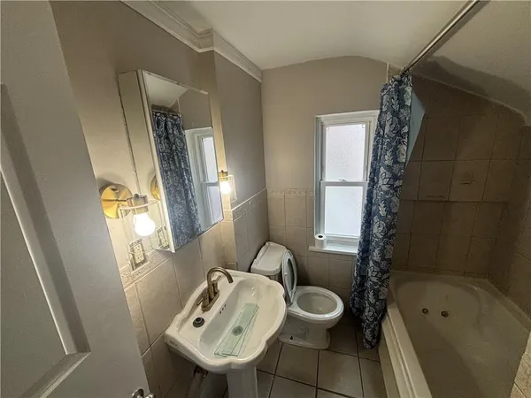 $1,800 | 1319 Woodbourne Avenue, Pittsburgh, PA 15226