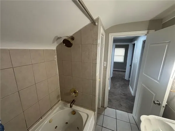 $1,800 | 1319 Woodbourne Avenue, Pittsburgh, PA 15226