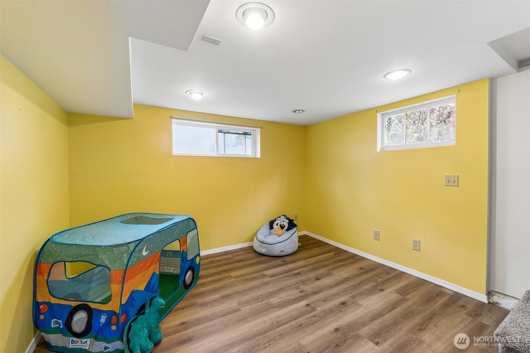 1911 13th Street Everett, WA 98201 - Photo 20 of 31