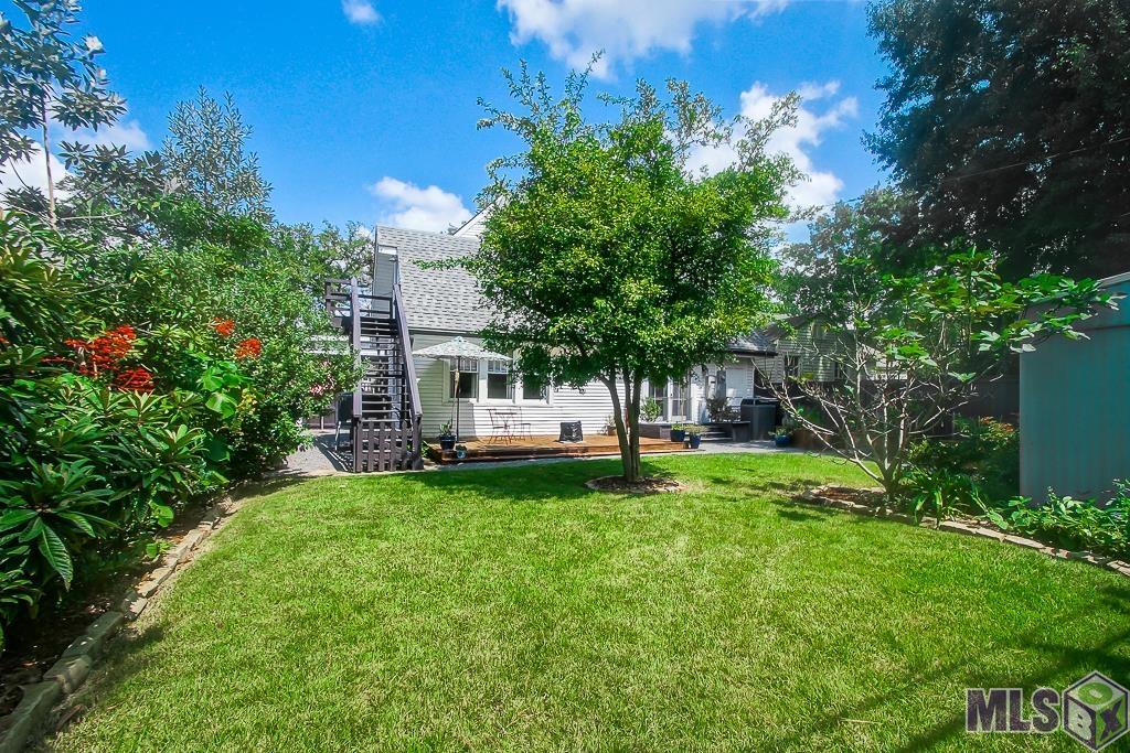 2048 Myrtle Avenue Baton Rouge, LA 70806 - Photo 2 of 30 Landscaped Yard