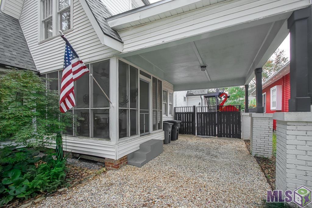 2048 Myrtle Avenue Baton Rouge, LA 70806 - Photo 3 of 30 Carport - covered offstreet parking