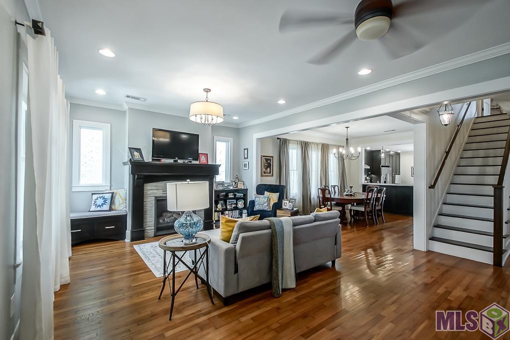 2048 Myrtle Avenue Baton Rouge, LA 70806 - Photo 5 of 30 Living room with fireplace