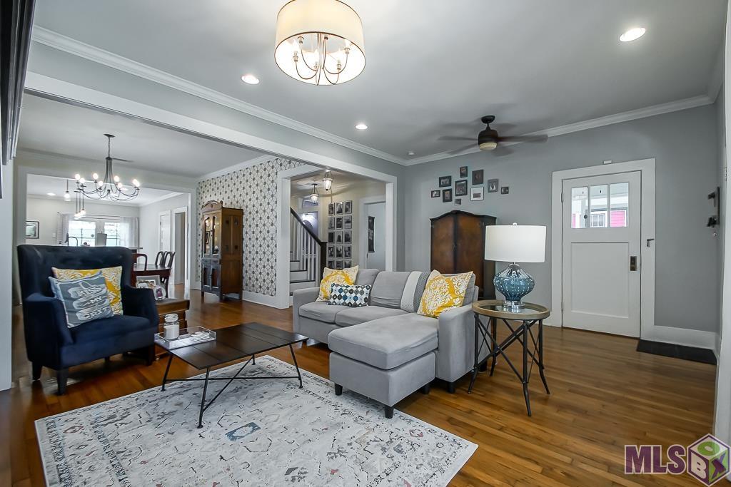 2048 Myrtle Avenue Baton Rouge, LA 70806 - Photo 7 of 30 Cozy Living room