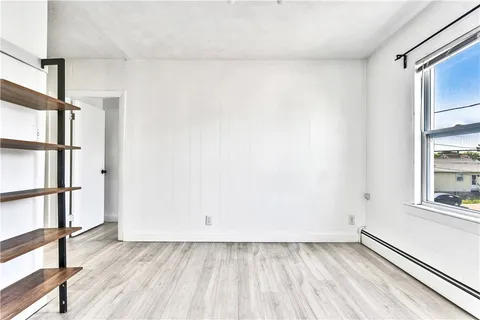 $1,900 | 86 Woodward Avenue, Unit 2, East Providence, RI 02914