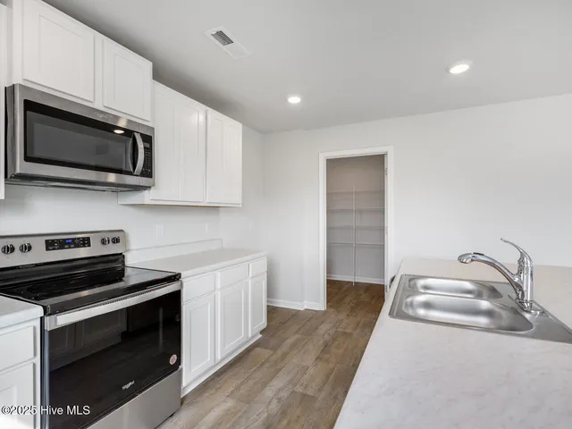 $324,990 | 427 Driftwood Drive, Unit LOT 42, Richlands, NC 28574