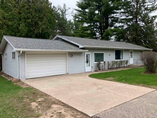 $249,000 | N2709 Lind Lane, Waupaca, WI 54981