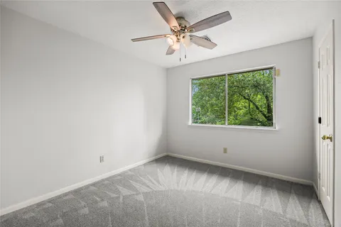 $299,900 | 330 Welford Lane, Highlands, TX 77562