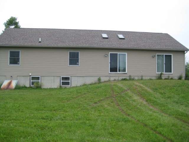 12187 Hill Road Memphis, MI 48041 - Photo 8 of 10 31012886-7.JPG