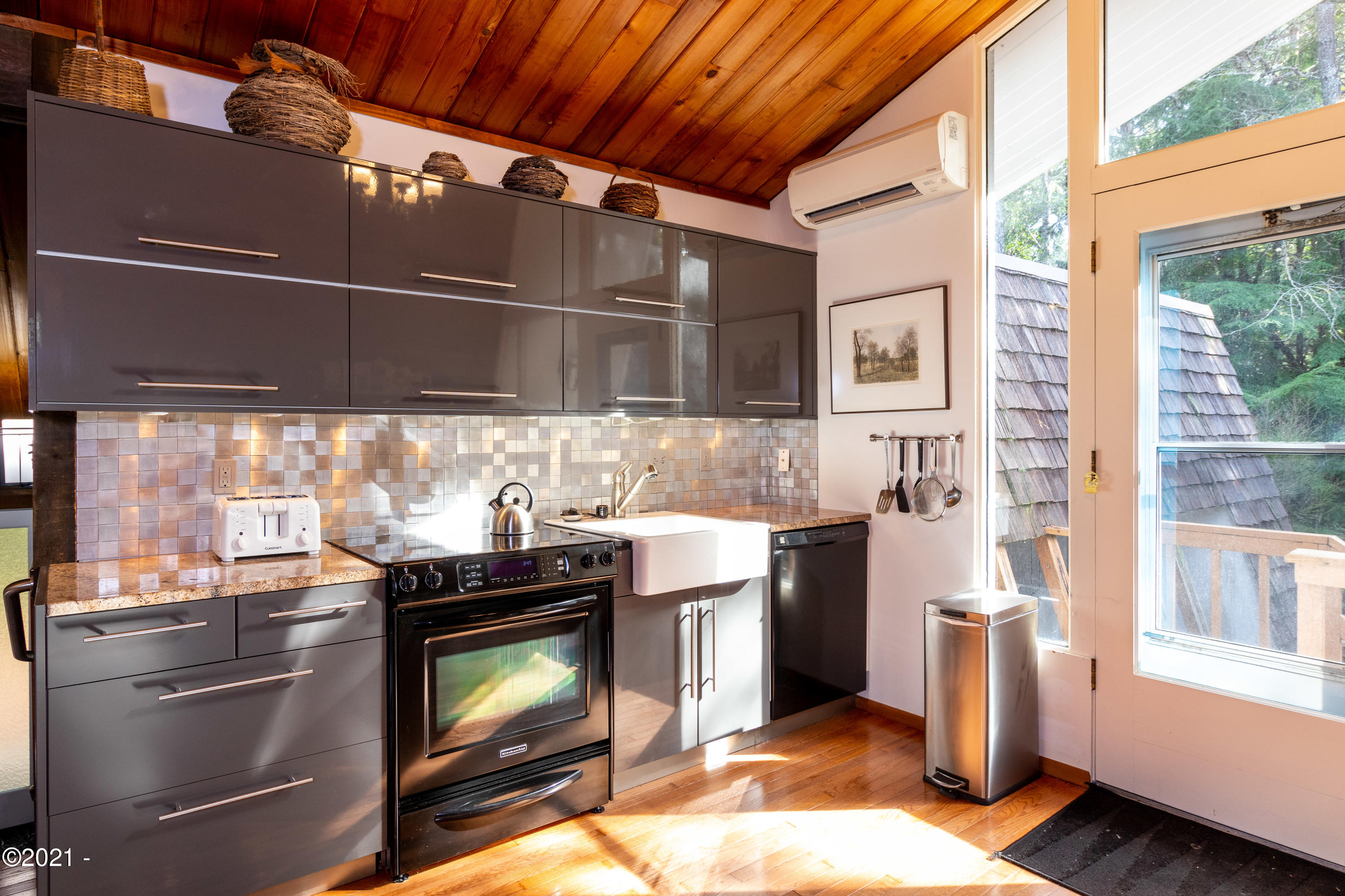 122 Ridge Crest Road Gleneden Beach, OR 97388 - Photo 5 of 17 Kitchen 2
