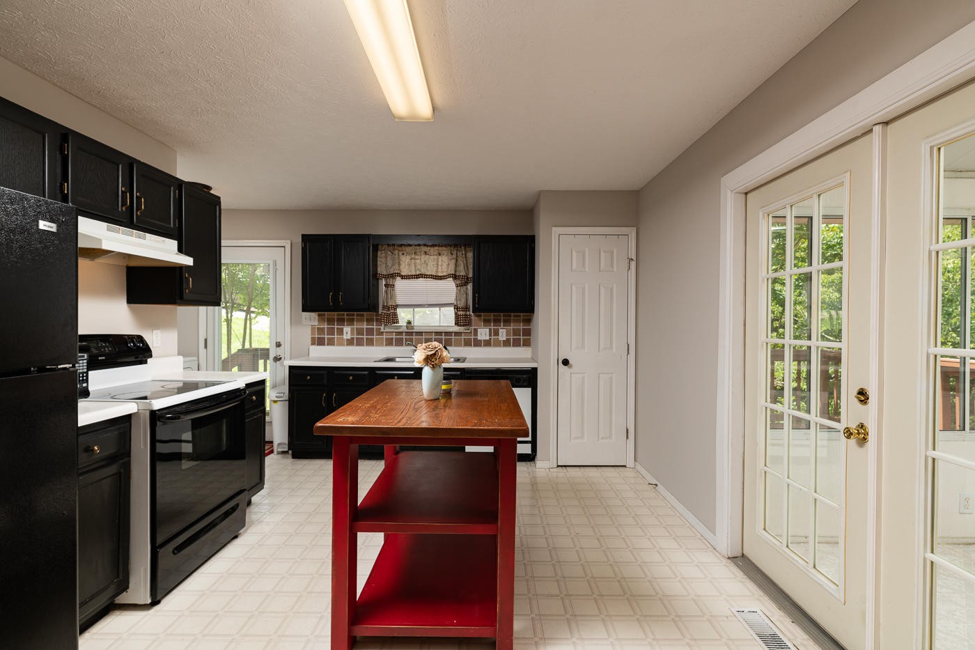 3508 Wexgate Road Knoxville, TN 37931 - Photo 6 of 17 a kitchen with stainless steel appliances a sink stove and refrigerator