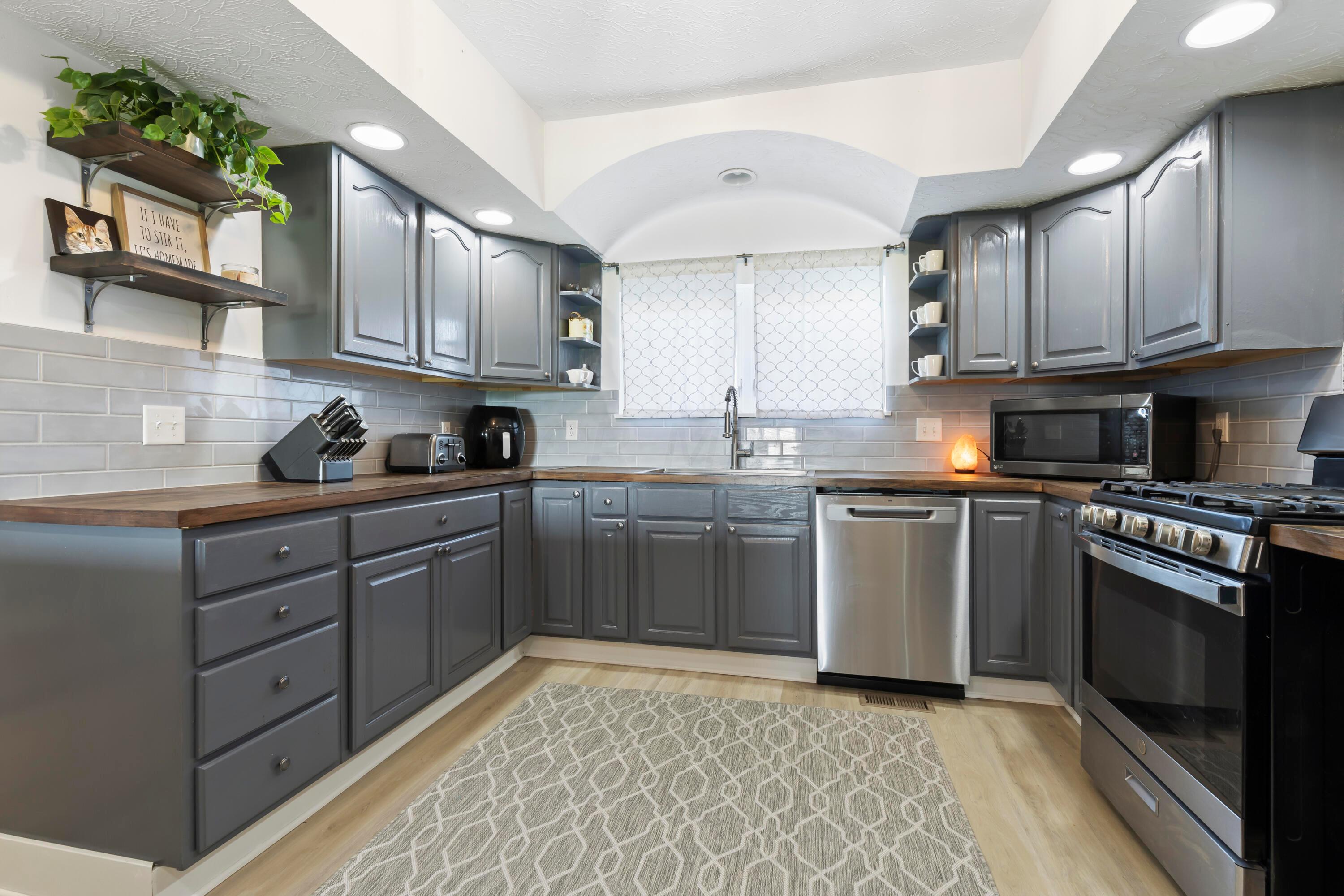 9822 Parsons Road Croton, OH 43013 - Photo 10 of 40 Kitchen 3