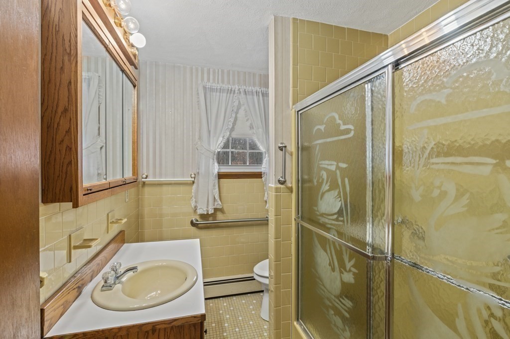 197 Chestnut Street Rehoboth, MA 02769 - Photo 18 of 36