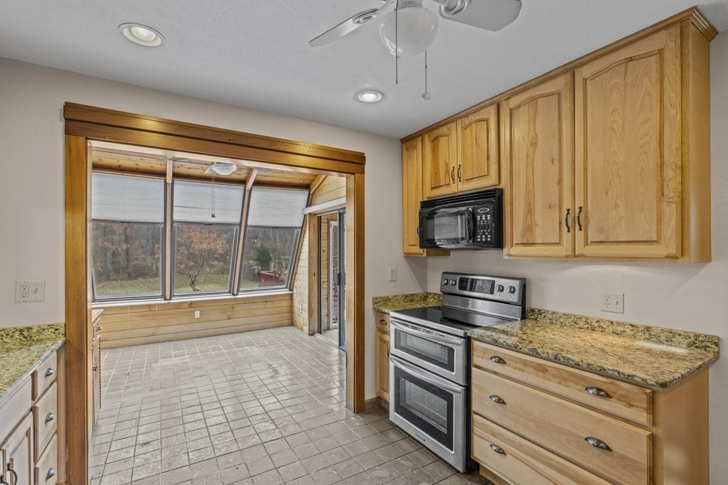 197 Chestnut Street Rehoboth, MA 02769 - Photo 7 of 36