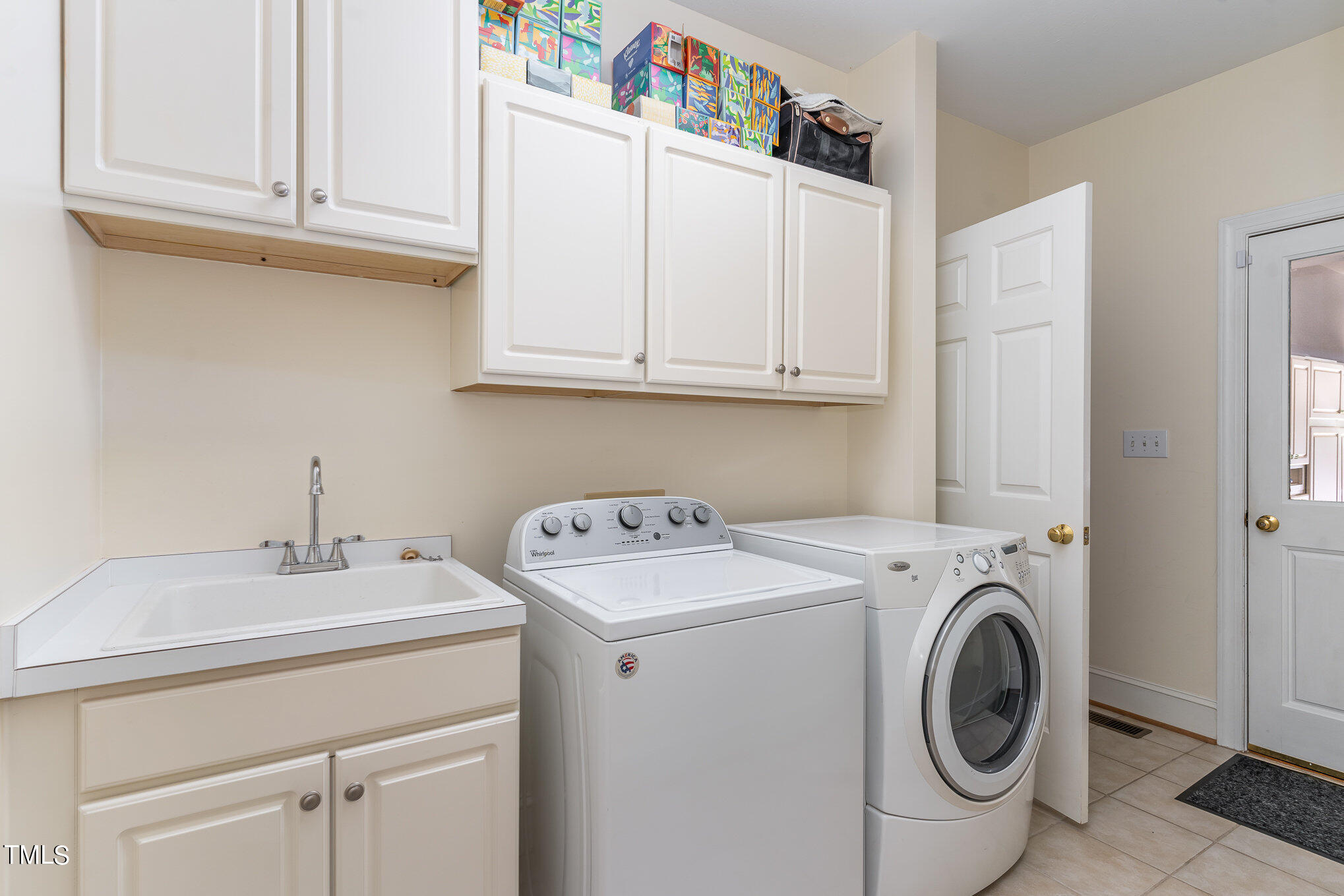 2918 Hawtree Drive Raleigh, NC 27613 - Photo 19 of 50 023_dsc00041-edit