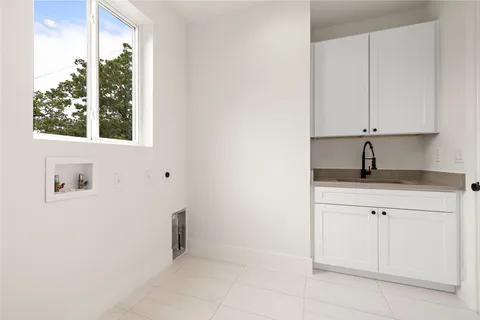$1,099,000 | 1702 Pennsylvania Avenue, Austin, TX 78702