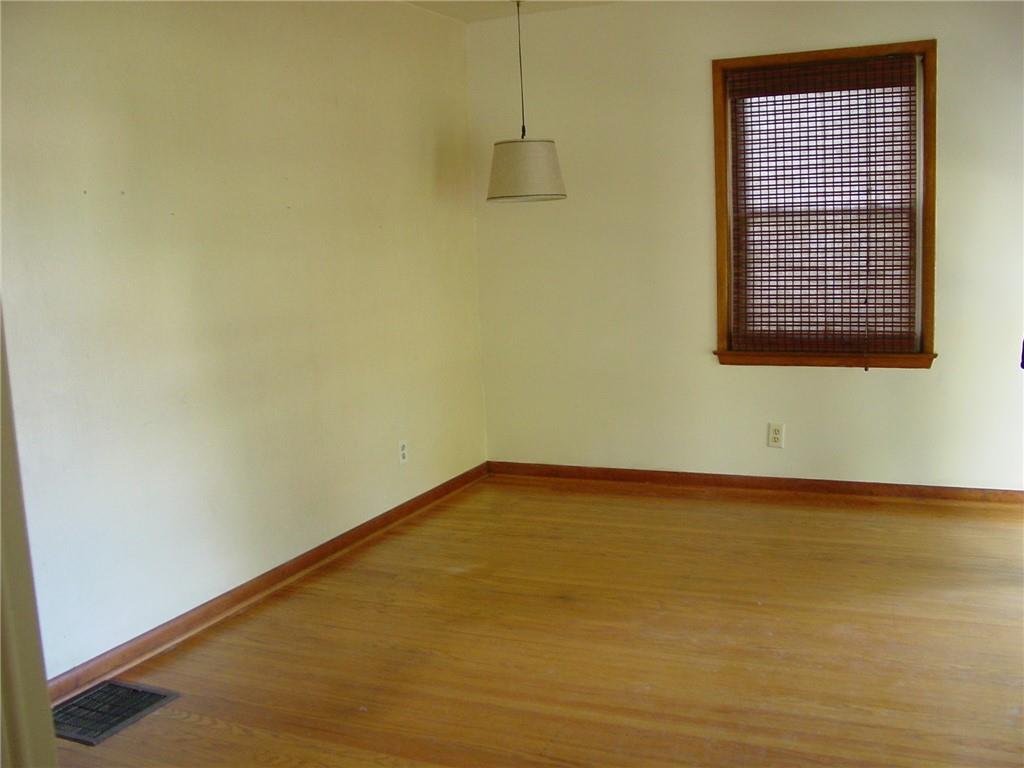 1524 North Kenmore Road Indianapolis, IN 46219 - Photo 4 of 16 Gallery Image 4