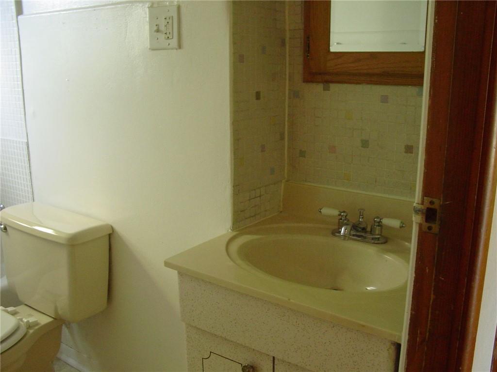 1524 North Kenmore Road Indianapolis, IN 46219 - Photo 8 of 16 Gallery Image 8