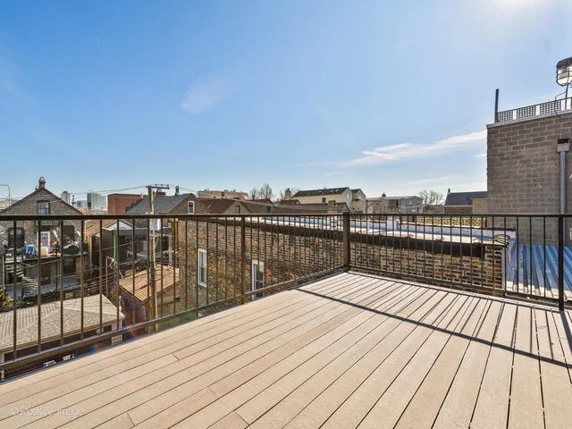 $949,000 | 867 North Marshfield Avenue, Unit 3, Chicago, IL 60622