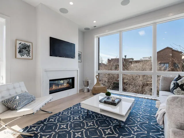 $949,000 | 867 North Marshfield Avenue, Unit 3, Chicago, IL 60622