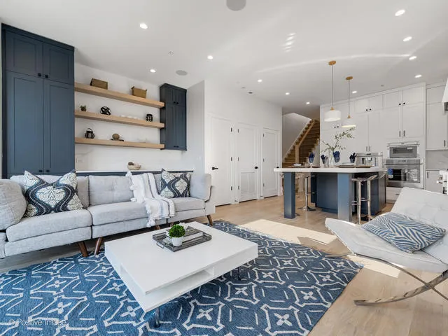 $949,000 | 867 North Marshfield Avenue, Unit 3, Chicago, IL 60622