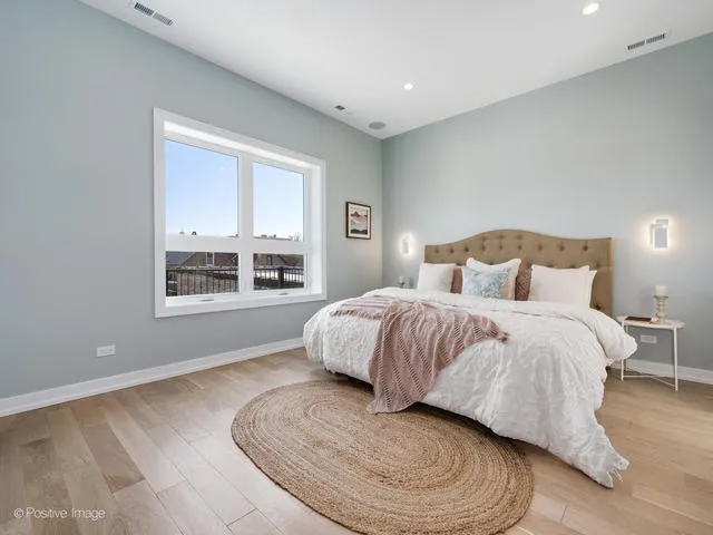 $949,000 | 867 North Marshfield Avenue, Unit 3, Chicago, IL 60622