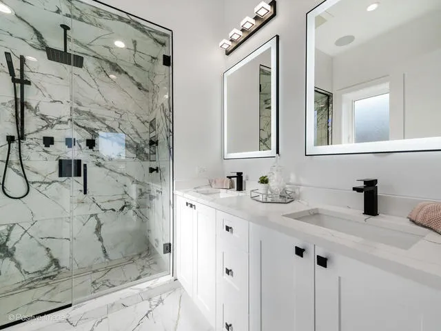 $949,000 | 867 North Marshfield Avenue, Unit 3, Chicago, IL 60622