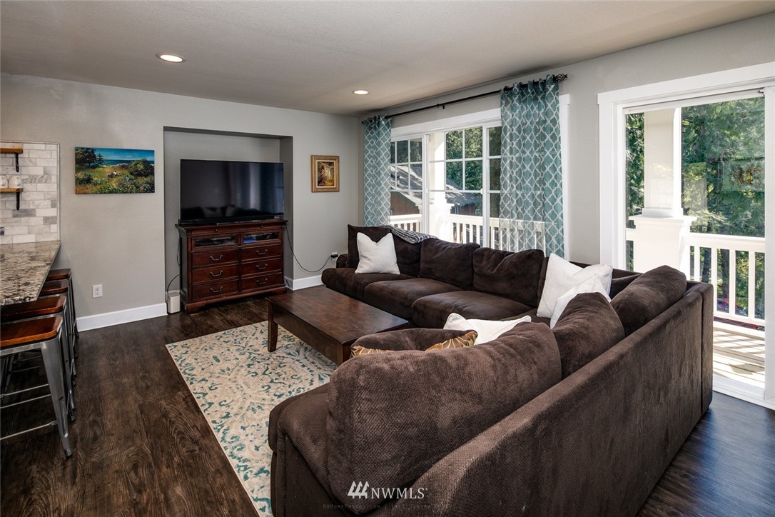 7 Spring Court Bellingham, WA 98229 - Photo 3 of 31 Gallery Image 3