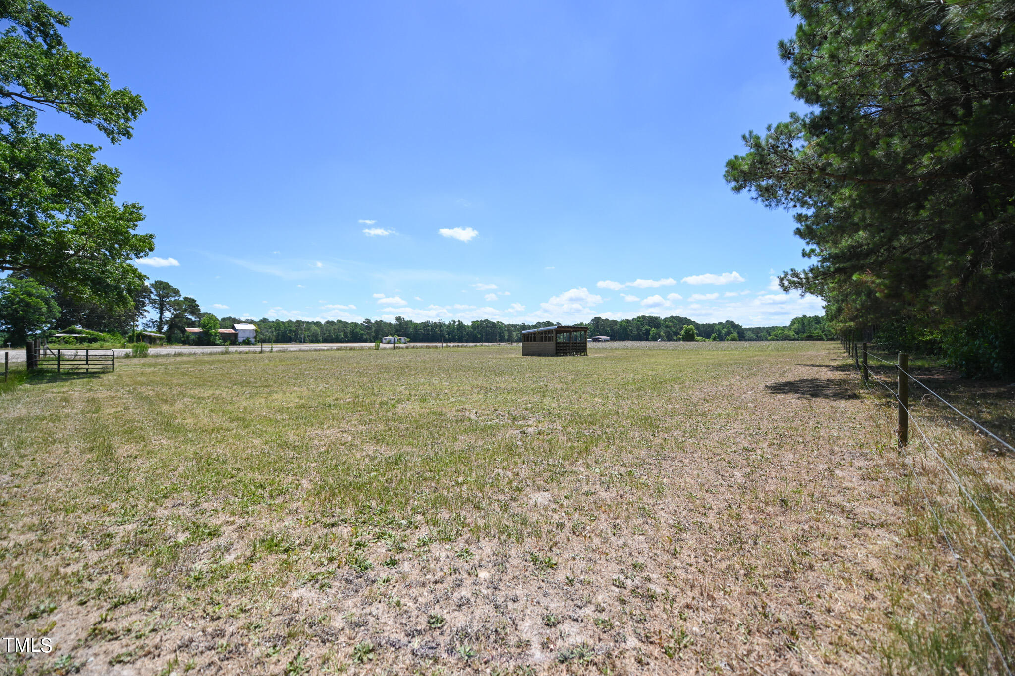 270 Edwards Store Road Mount Olive, NC 28365 - Photo 4 of 13 DSC_2259