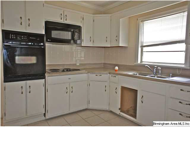 720 Center Place Southwest Birmingham, AL 35211 - Photo 10 of 32