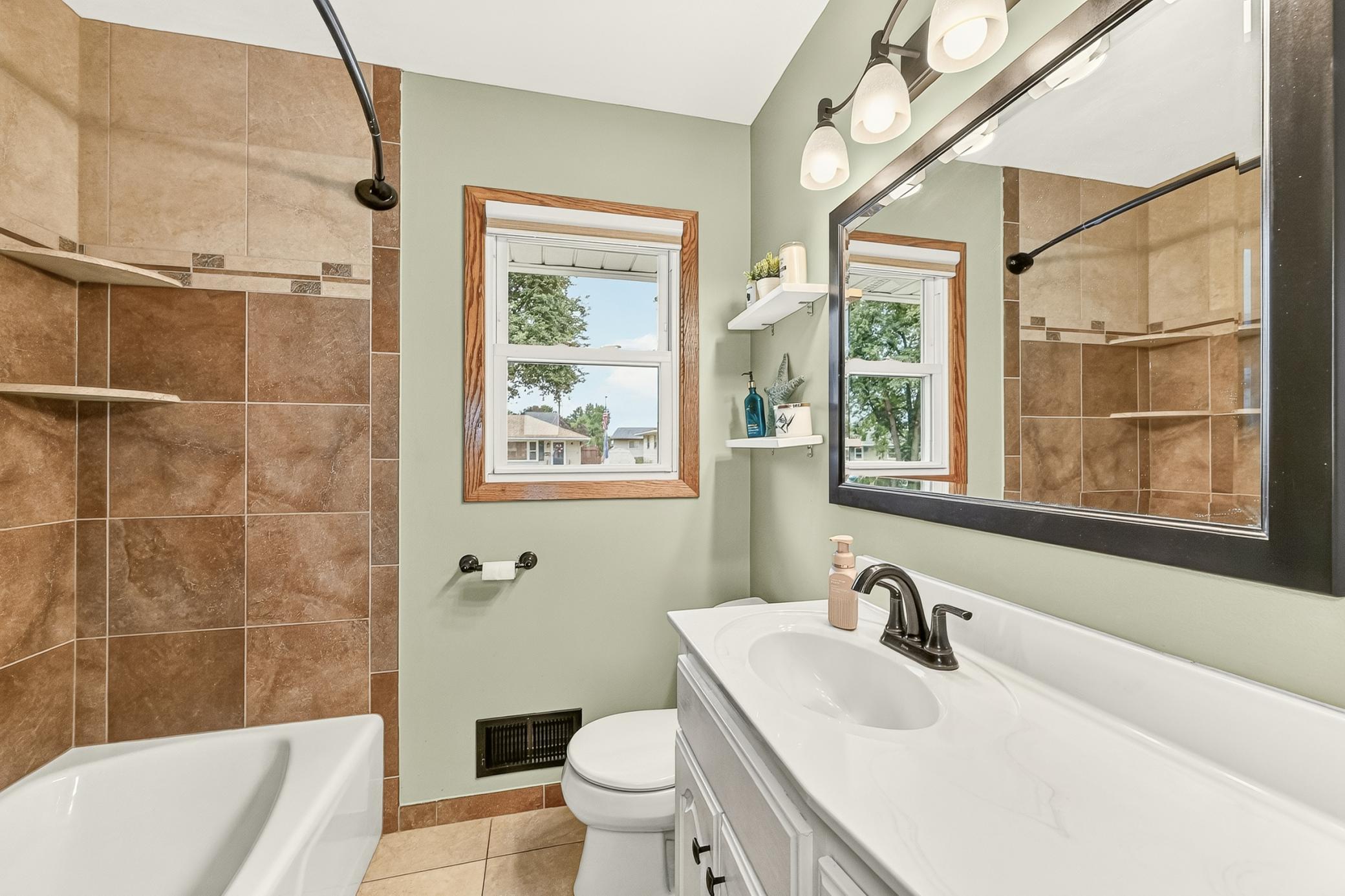 1810 25th Avenue Northwest Rochester, MN 55901 - Photo 11 of 38