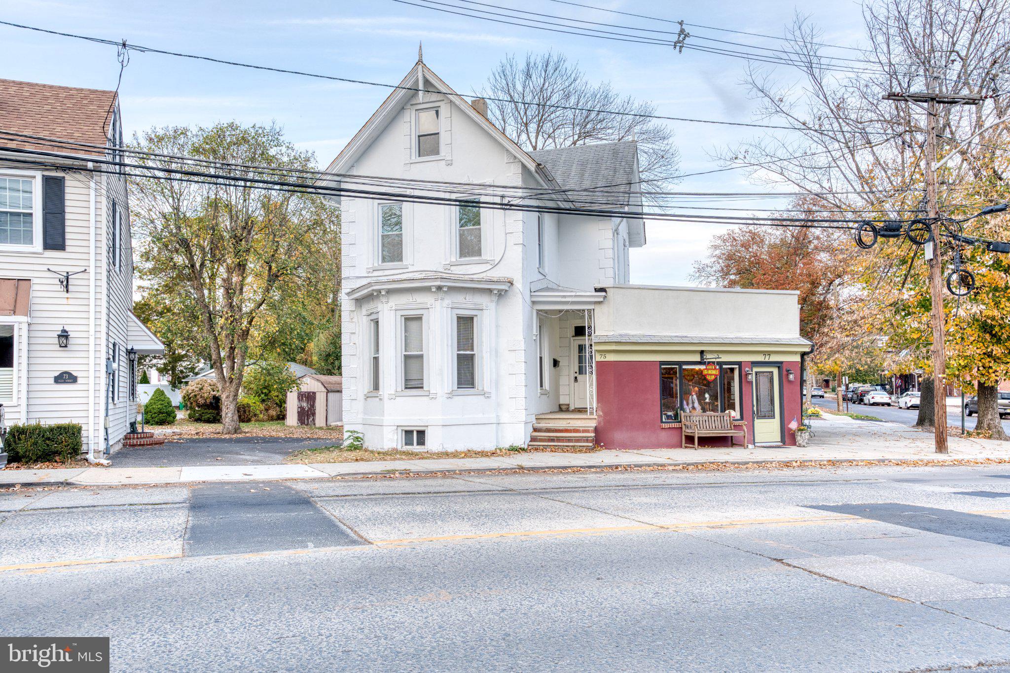 Charming dual-purpose property awaits!