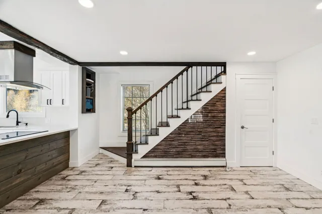 $450,000 | 96 East Randolph Road, Chelsea, VT 05038