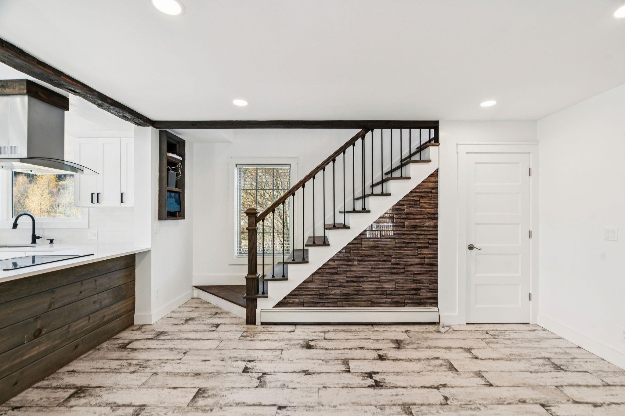 96 East Randolph Road Chelsea, VT 05038 - Photo 9 of 39