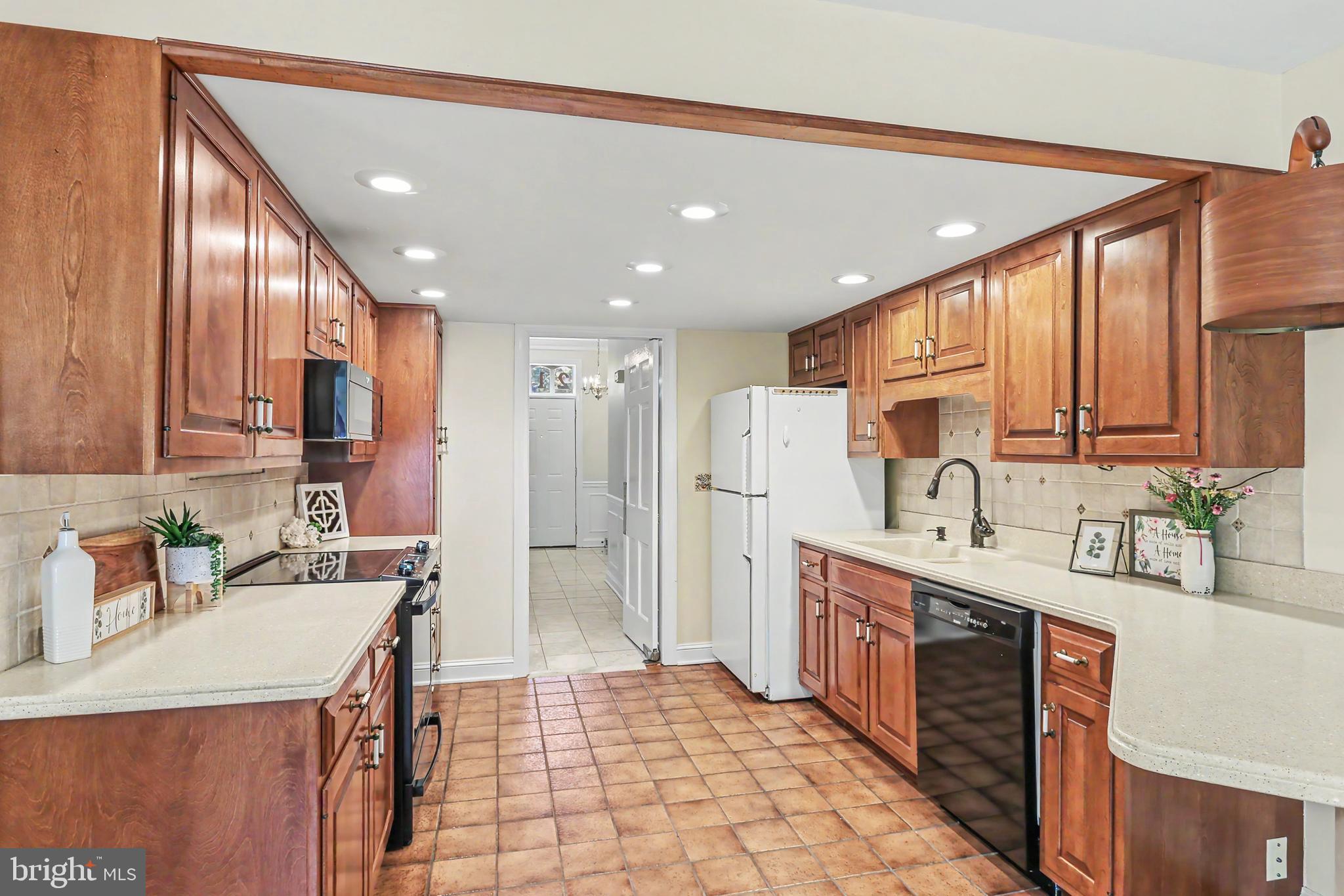 210 Allendale Road Mechanicsburg, PA 17055 - Photo 5 of 32