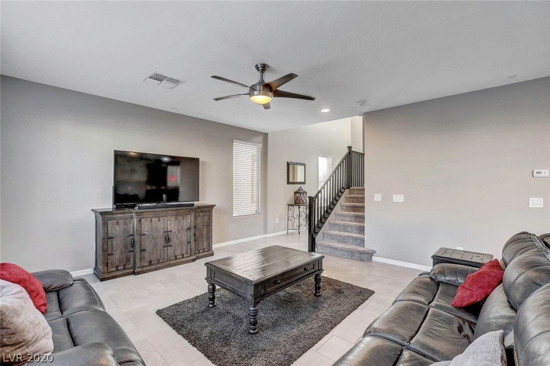 10958 Bluebell Basin Road Las Vegas, NV 89179 - Photo 7 of 45
