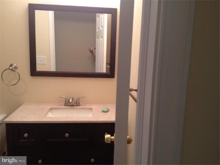 121 Dayleview Road Berwyn, PA 19312 - Photo 8 of 20