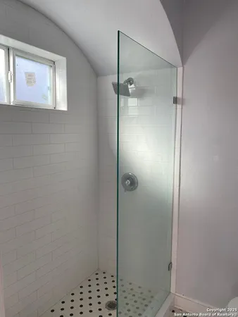 $1,230 | 152 Harrigan Court, Unit 6, Alamo Heights, TX 78209